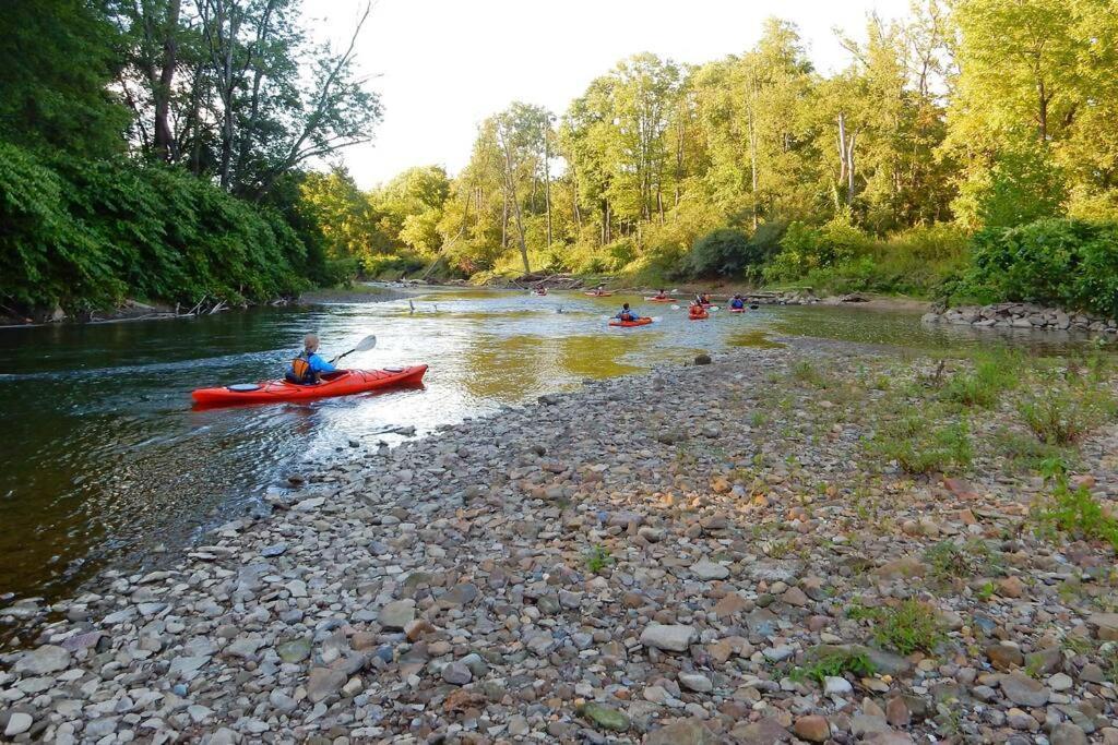 Central Falls Hideaway Cuyahoga Falls Buitenkant foto