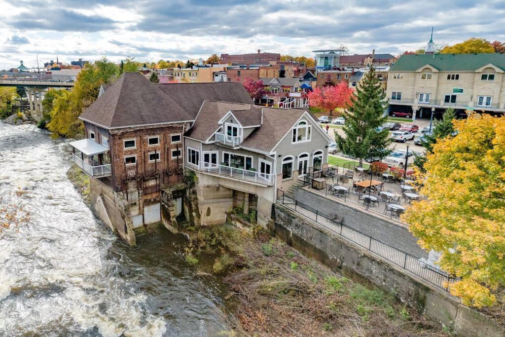 Central Falls Hideaway Cuyahoga Falls Buitenkant foto